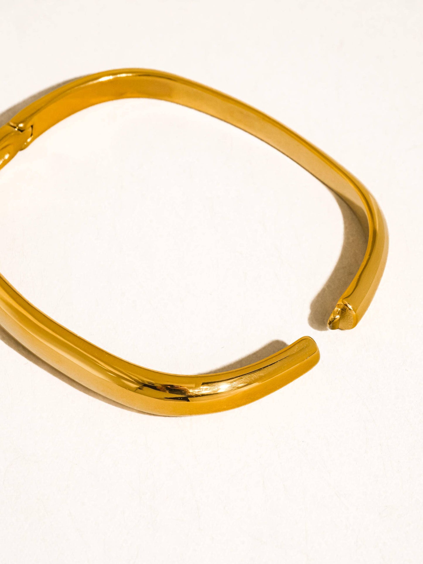 Renzi 18K Gold Non-Tarnish Classic Bangle: Yellow Gold