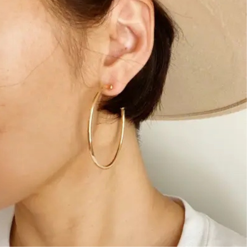 The Best Of Hoops Earrings: Shiny Gold