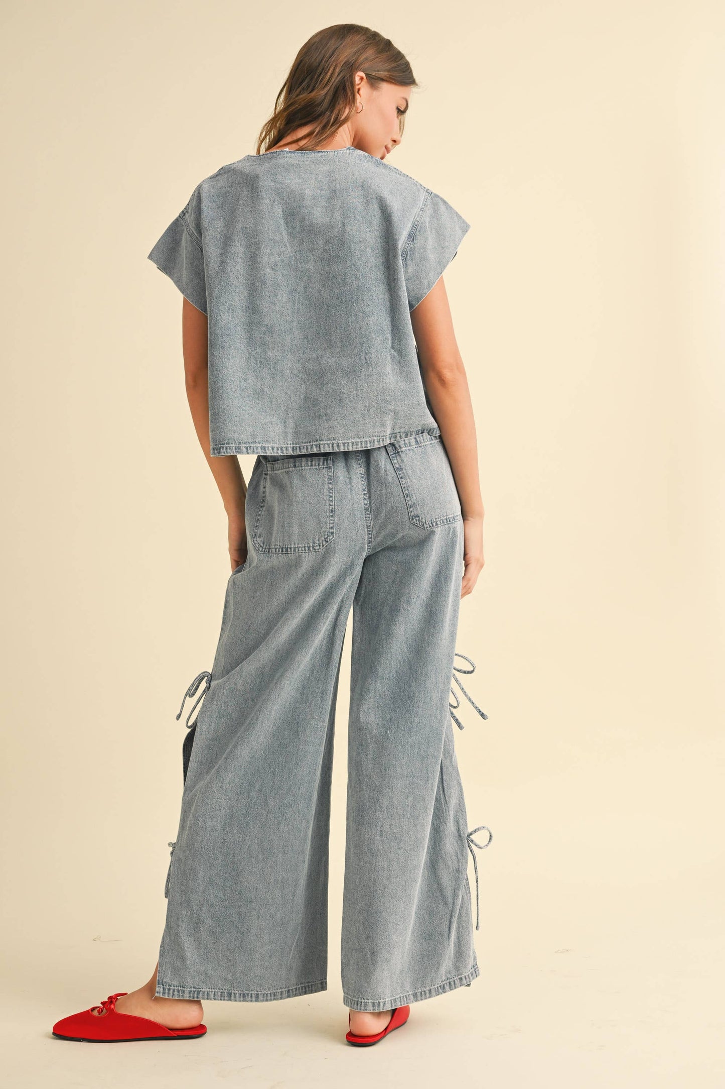 DENIM TIED ON THE SIDE PANTS: DENIM