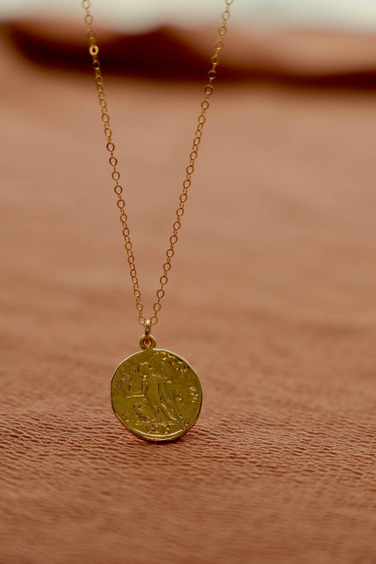 SASHA COIN NECKLACE: Gold