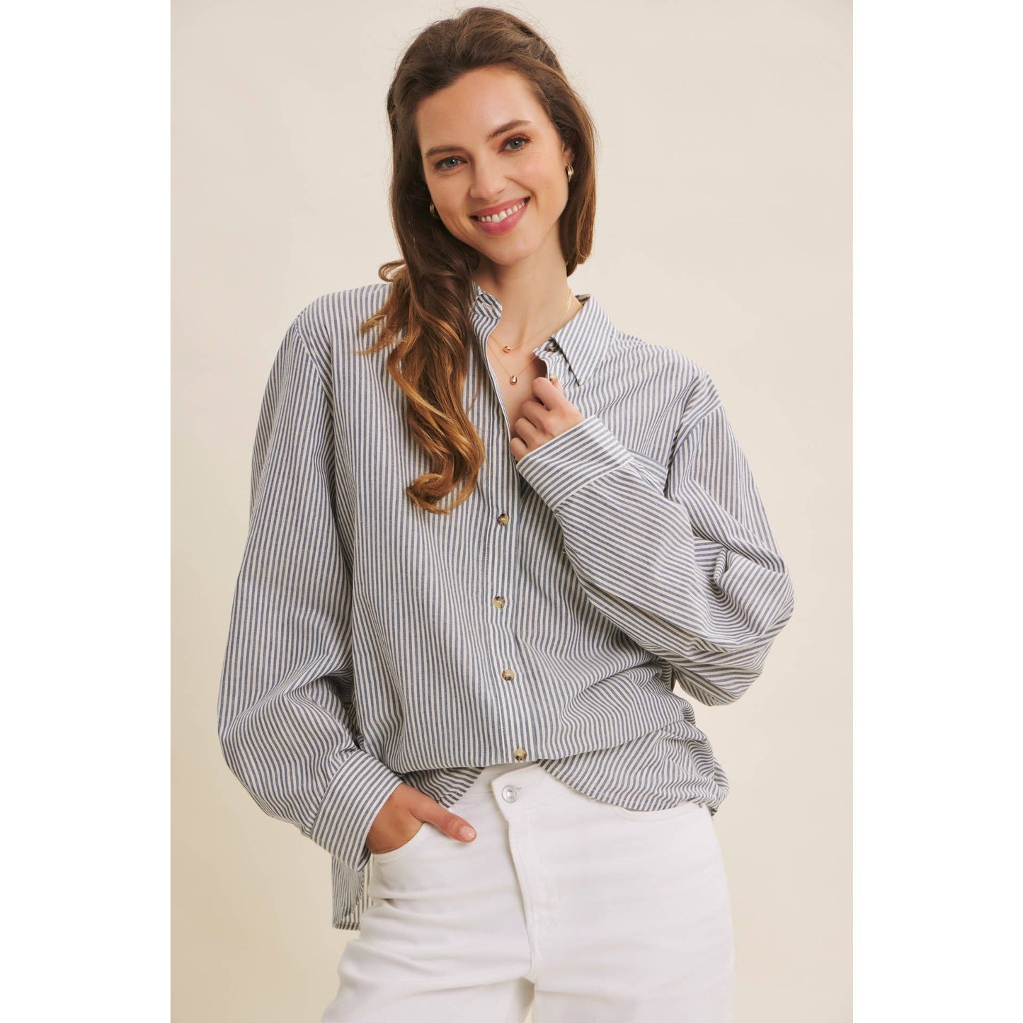 SEASONLESS EASE COTTON PINSTRIPE BUTTON-DOWN OVERSIZED SHIRT: DENIM BLUE