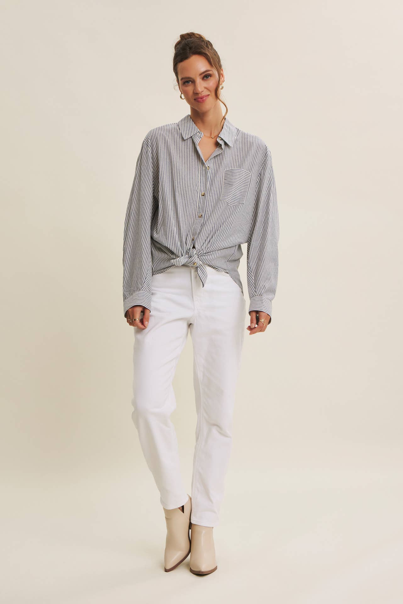 SEASONLESS EASE COTTON PINSTRIPE BUTTON-DOWN OVERSIZED SHIRT: DENIM BLUE
