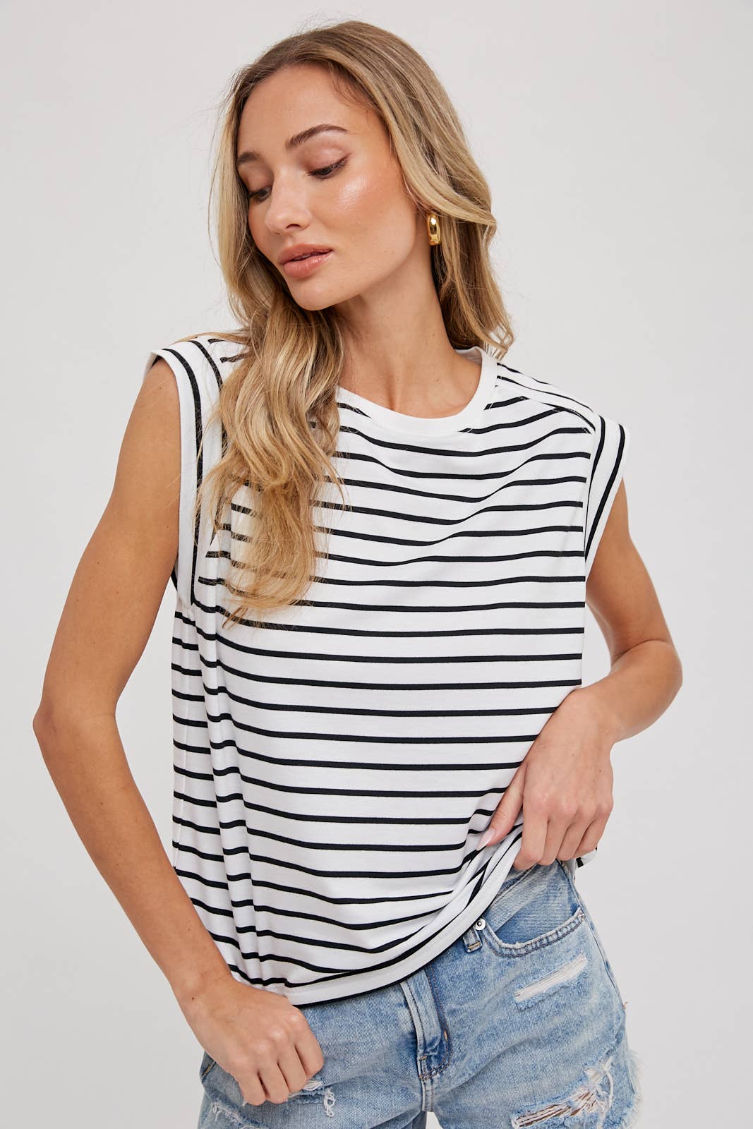 STRIPED MUSCLE TEE: IVORY/BLACK