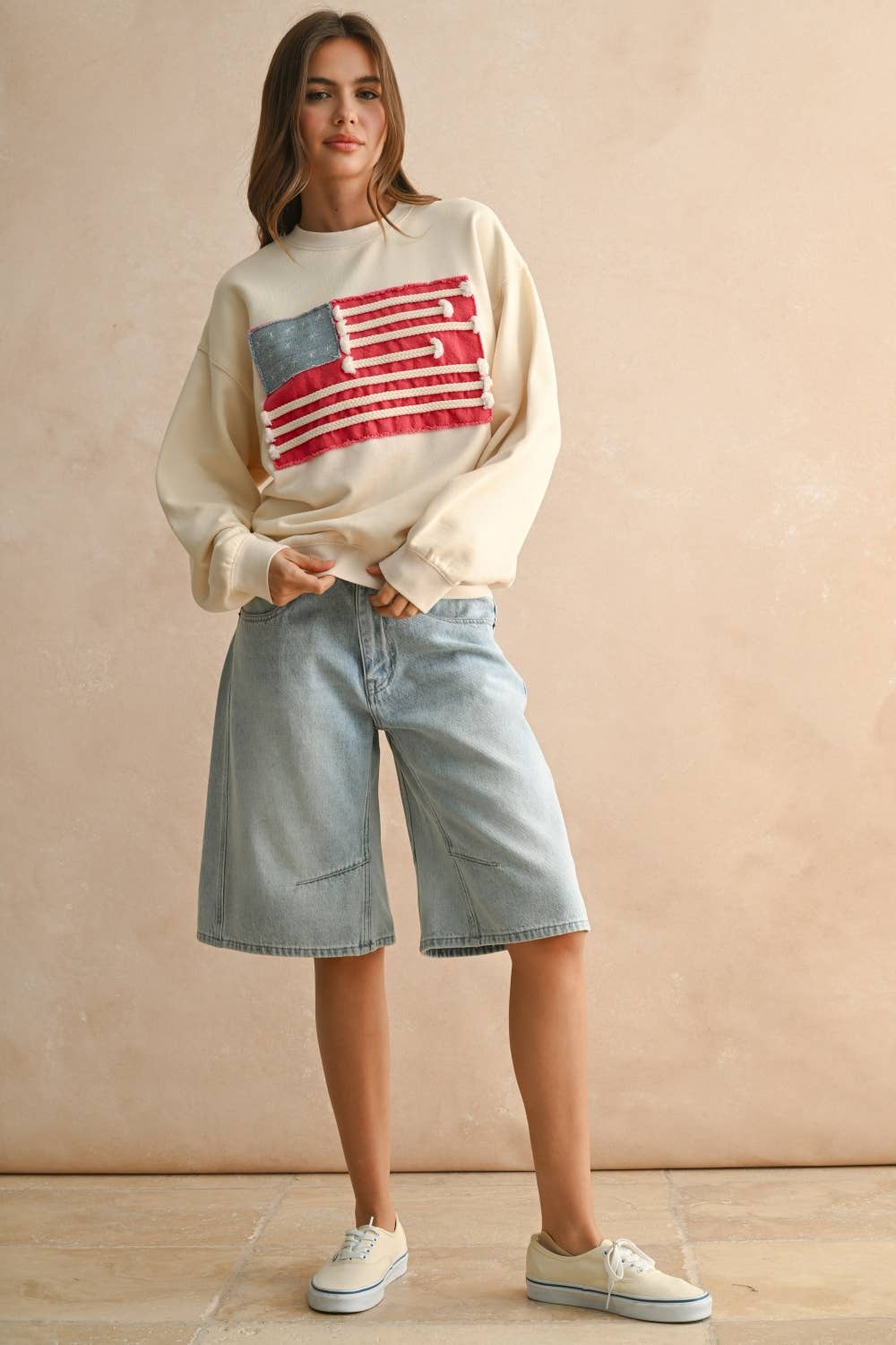 FLAG PATCH FRONT DETAIL SWEATSHIRTS: CREAM