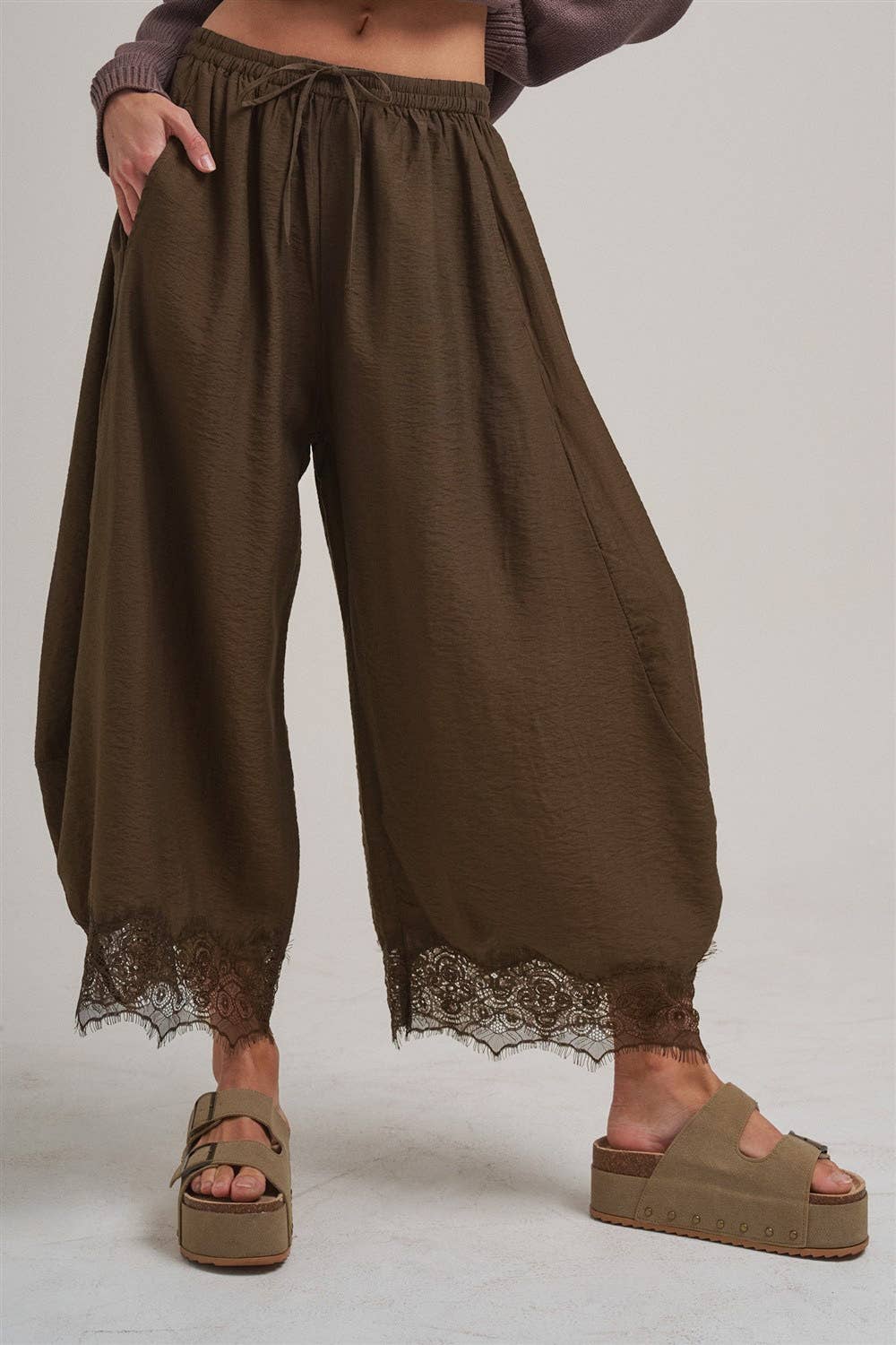 Barrel Lace Pants