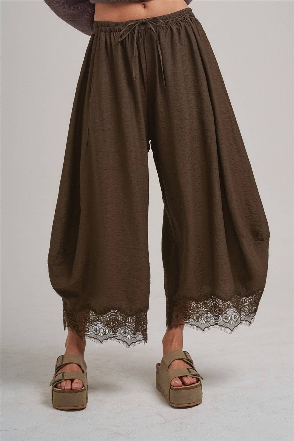 Barrel Lace Pants