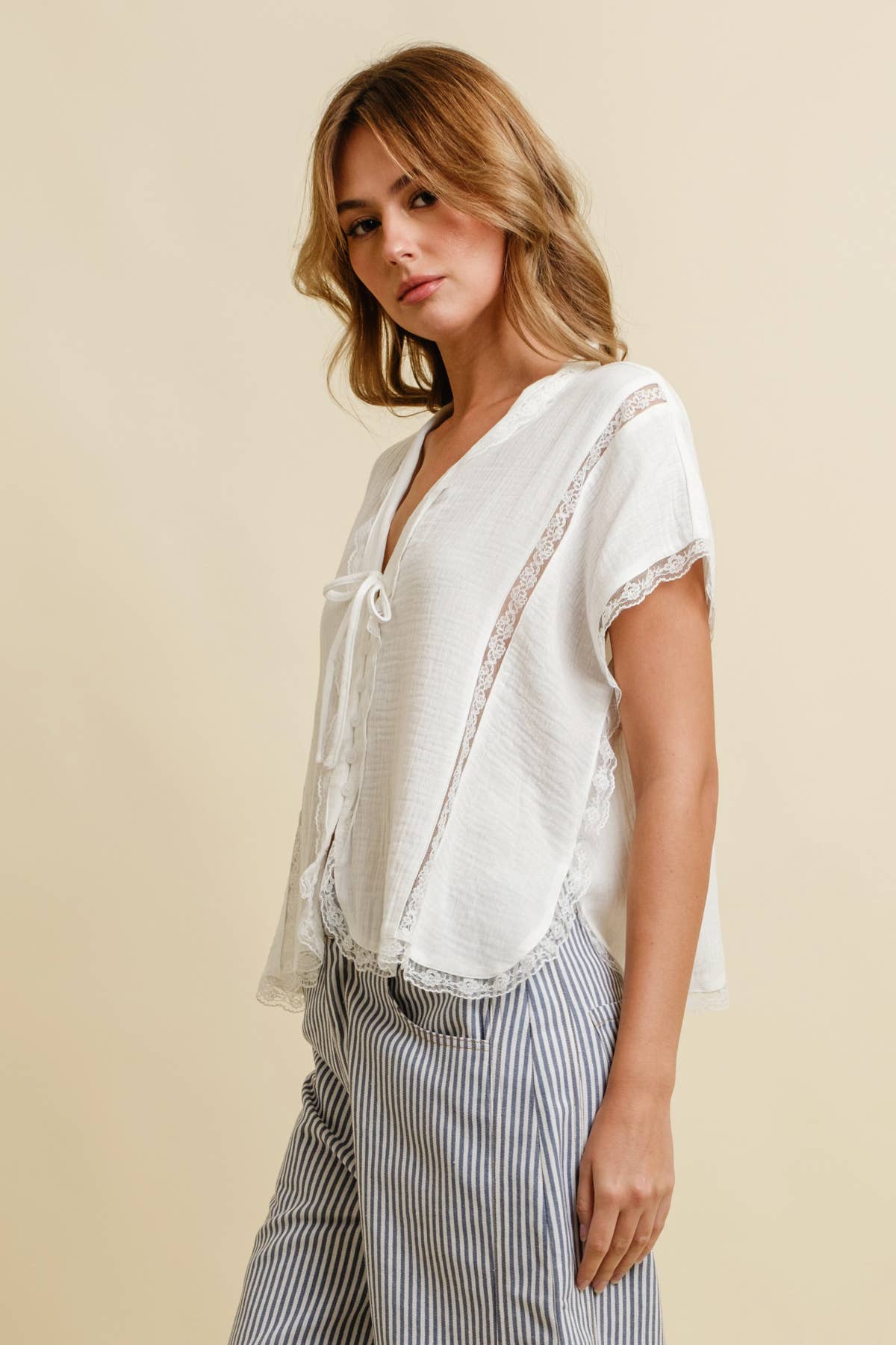 TIE FRONT LACE TRIM TOP: WHITE