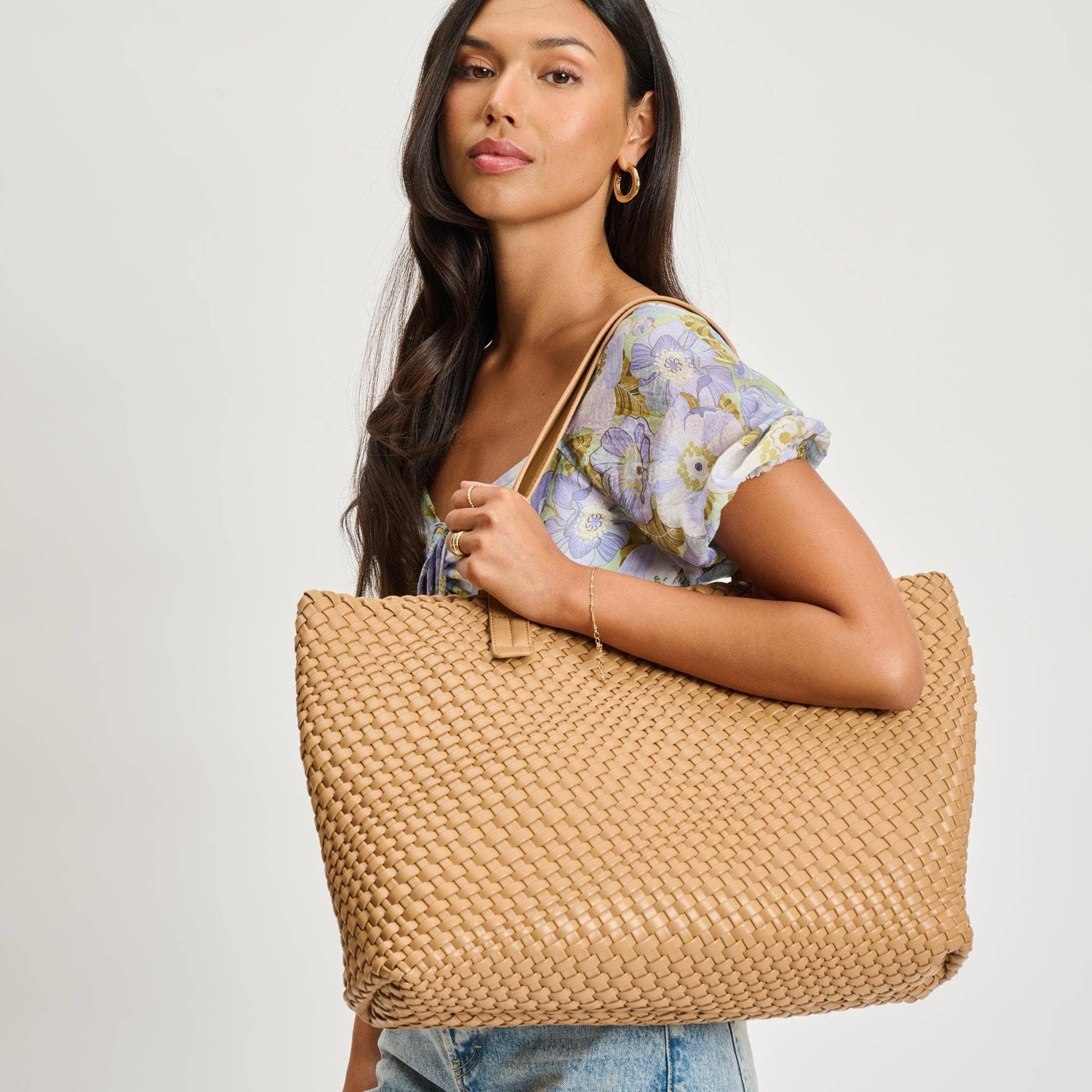 Piquant Woven Tote: Tan