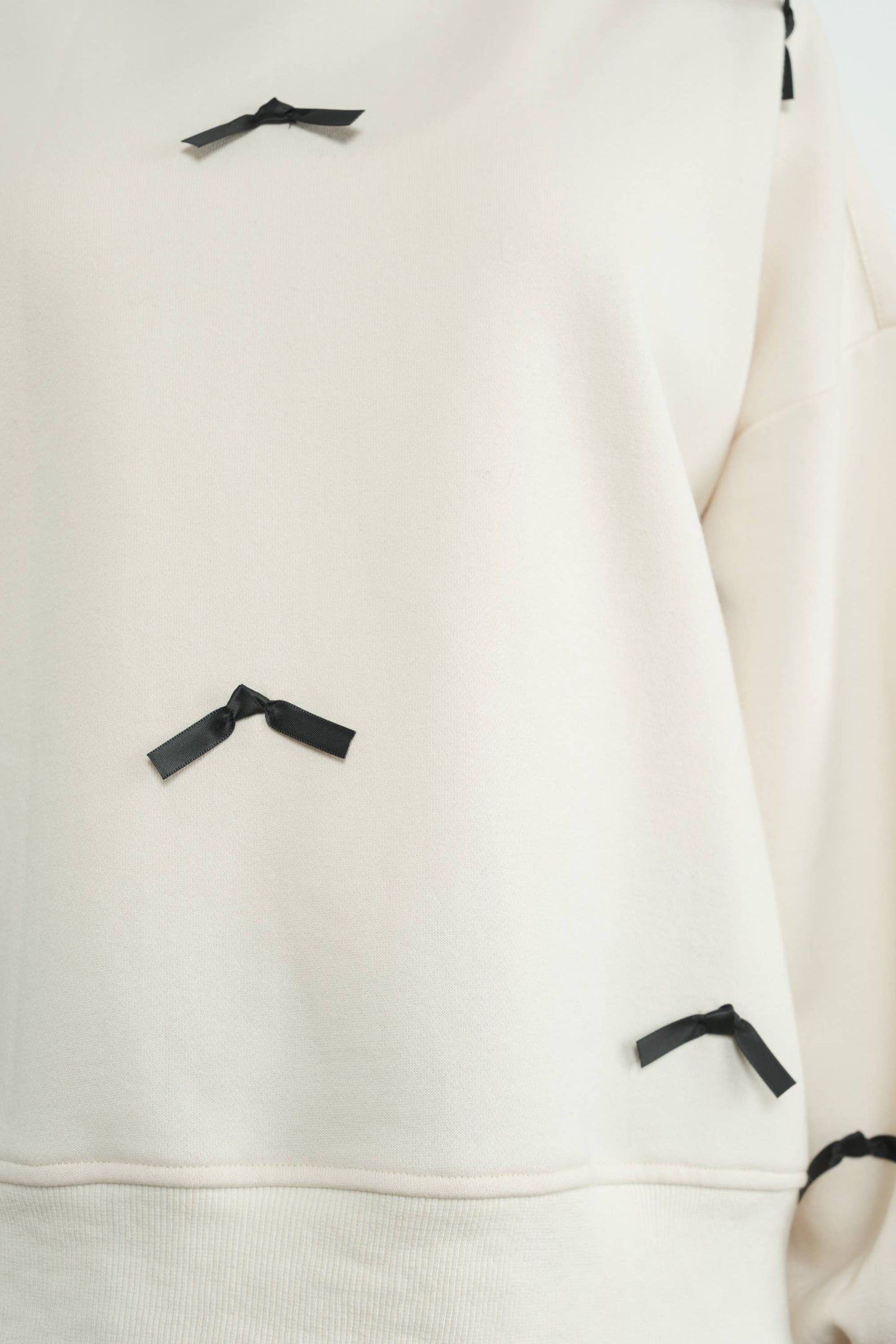 SATIN TAPE RIBBON CREWNECK SWEATSHIRTS: Heather Grey