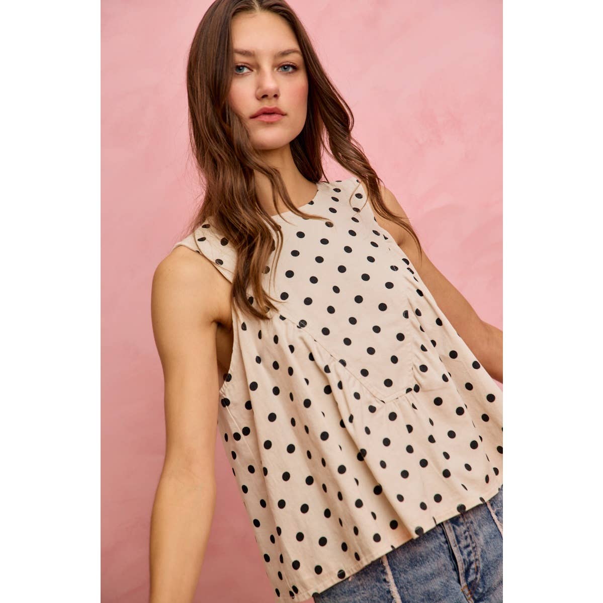 POLKA DOT COTTON TWILL WASH SHIRRED TANK TOP: OFF WHITE/BLACK