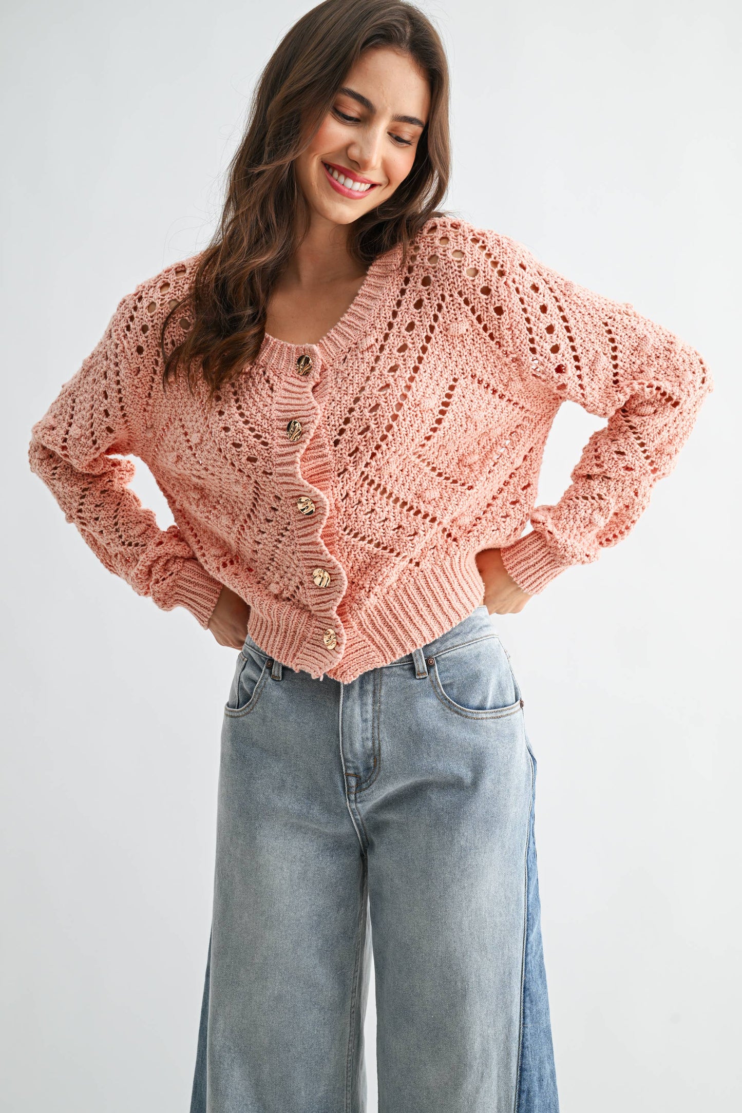 KNIT CARDIGAN WITH GOLD BUTTON DETAIL: LT. PINK