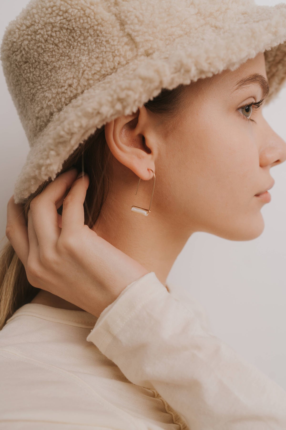 Mother of Pearl Gold Drop Earring