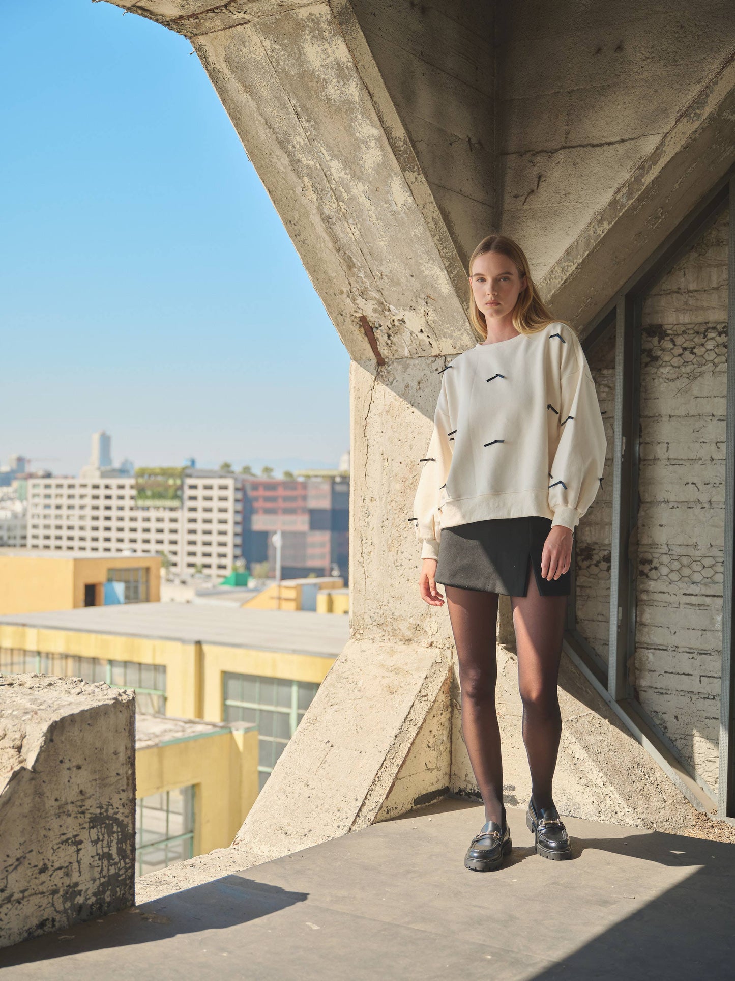 SATIN TAPE RIBBON CREWNECK SWEATSHIRTS: Heather Grey