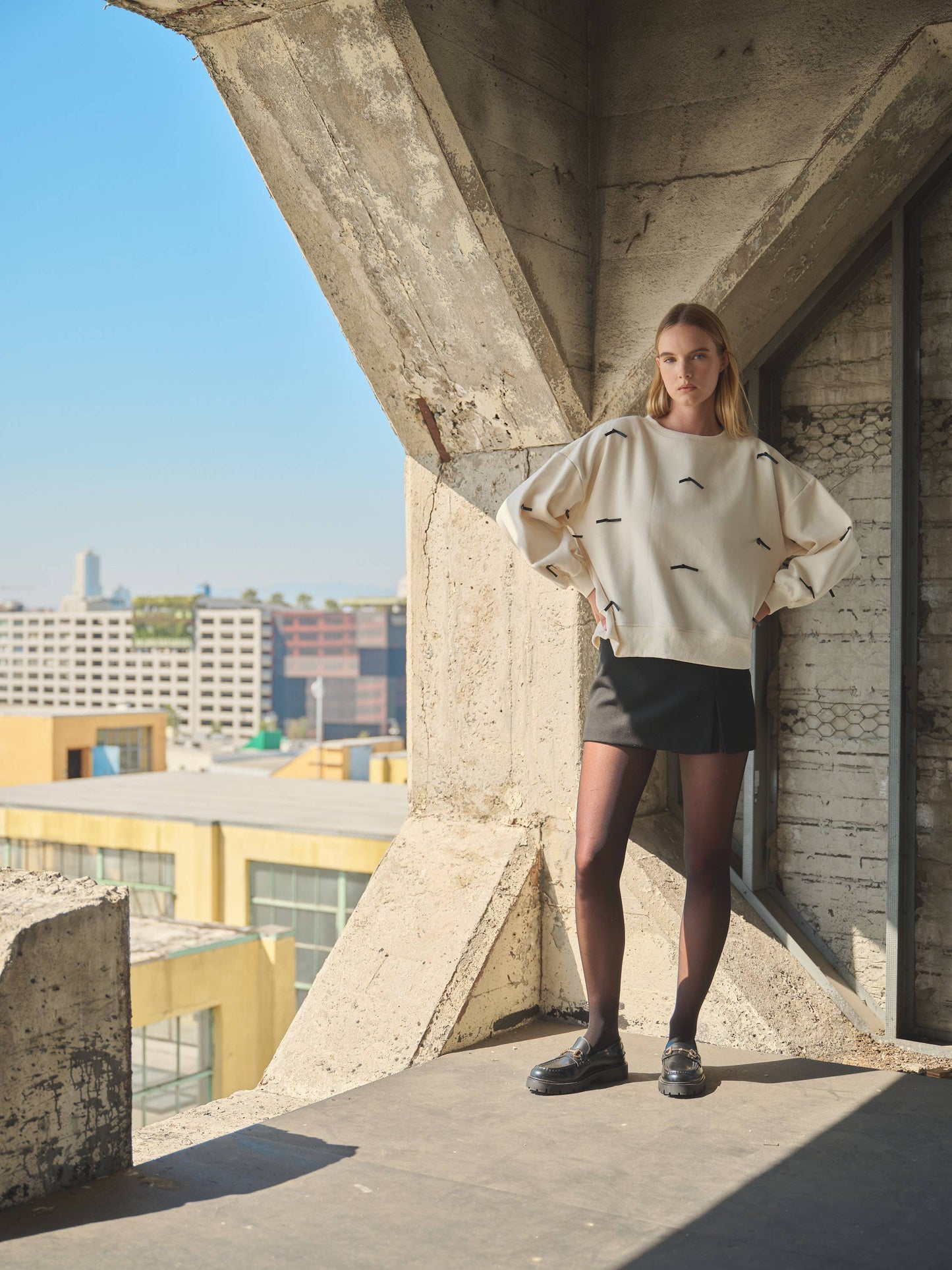 SATIN TAPE RIBBON CREWNECK SWEATSHIRTS: Heather Grey