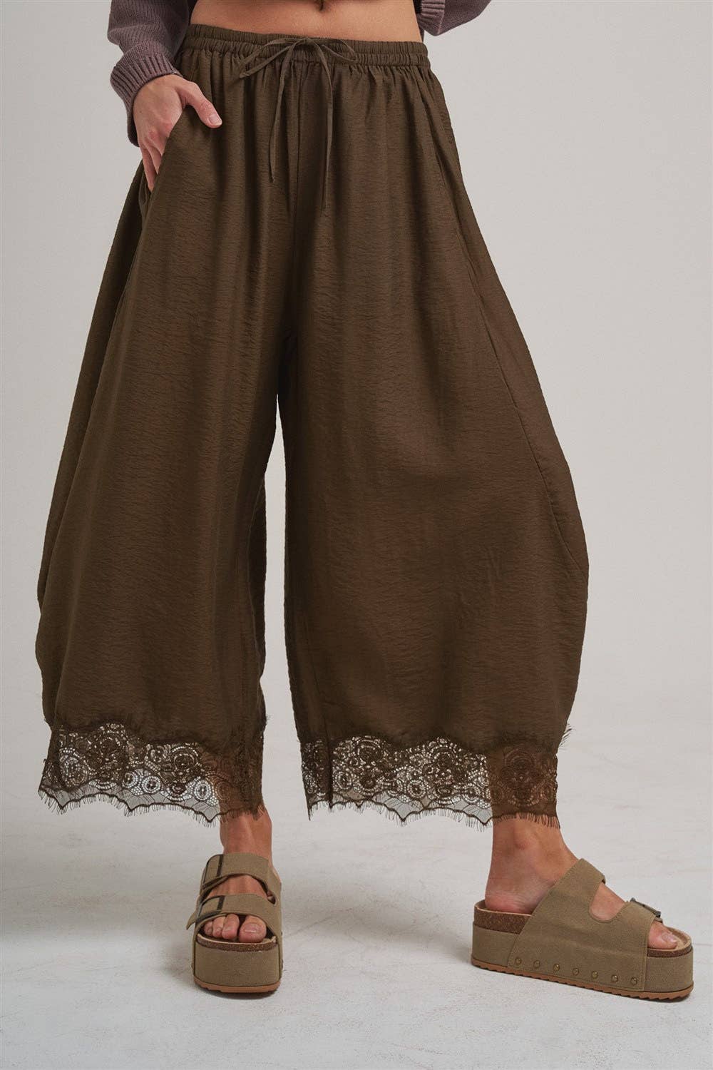 Barrel Lace Pants