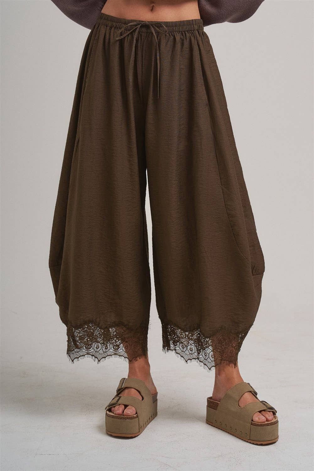 Barrel Lace Pants