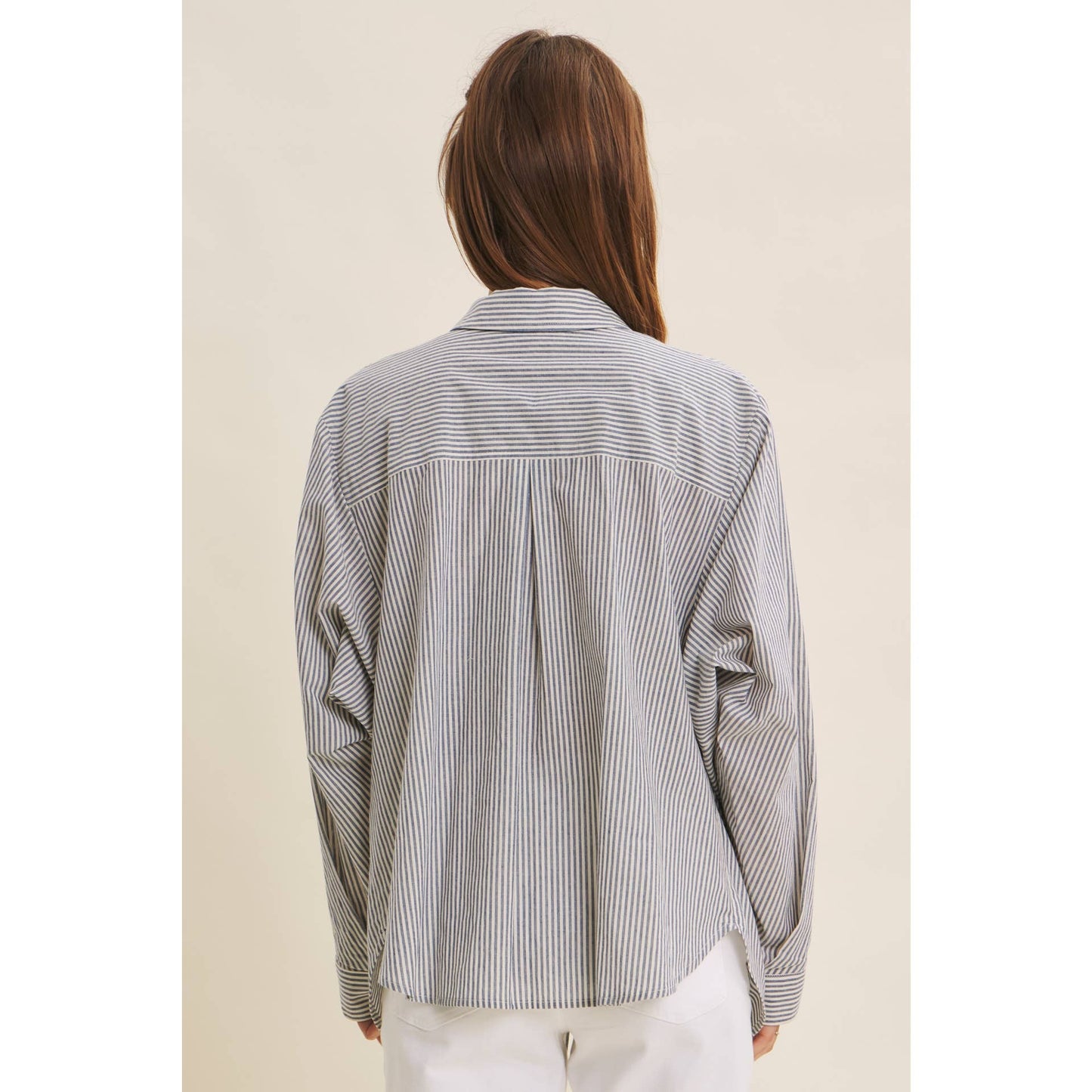 SEASONLESS EASE COTTON PINSTRIPE BUTTON-DOWN OVERSIZED SHIRT: DENIM BLUE