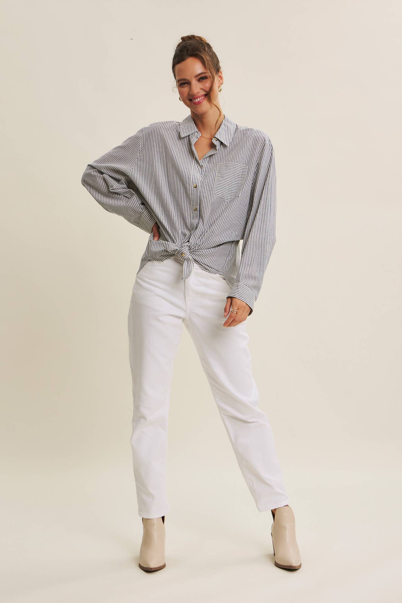 SEASONLESS EASE COTTON PINSTRIPE BUTTON-DOWN OVERSIZED SHIRT: DENIM BLUE