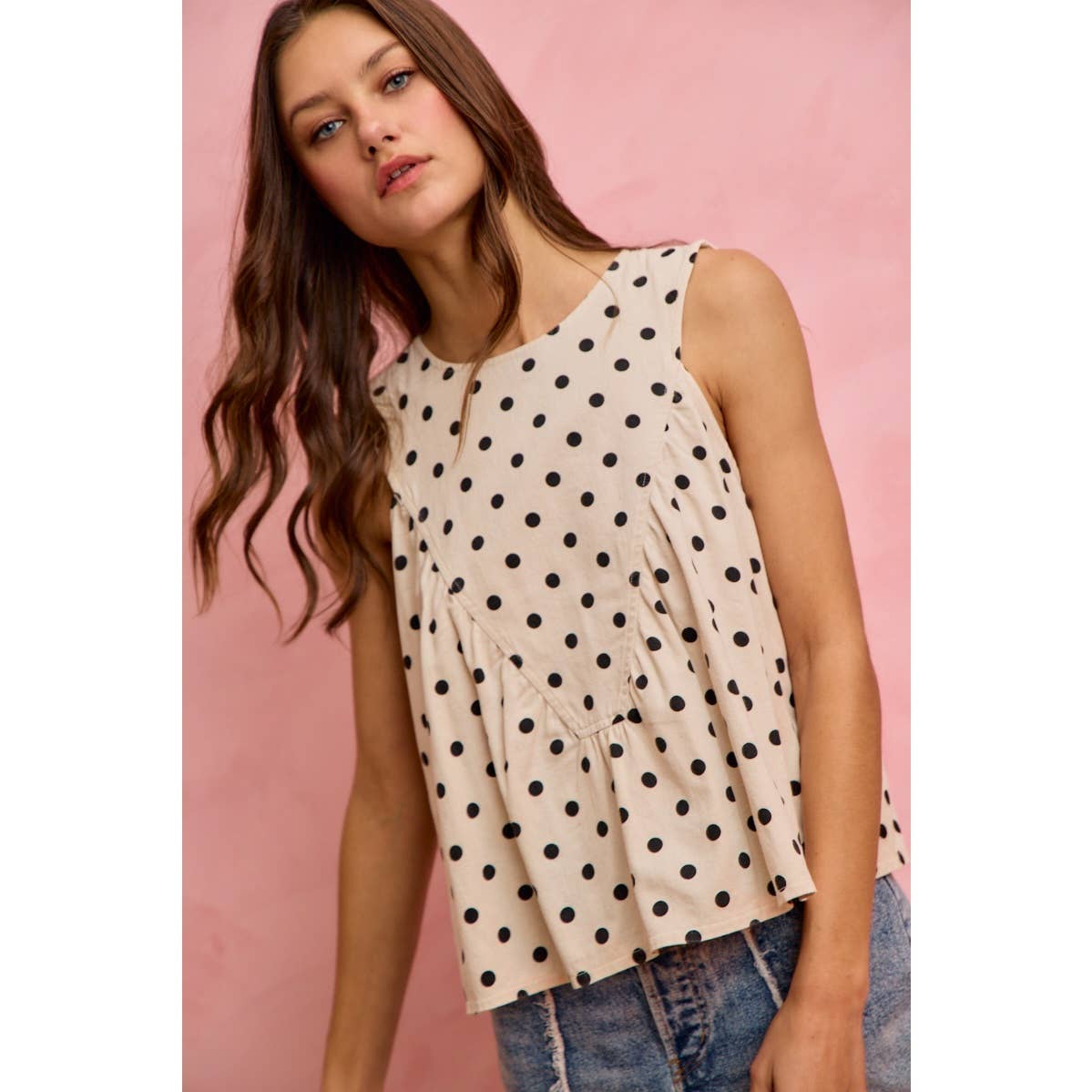 POLKA DOT COTTON TWILL WASH SHIRRED TANK TOP: OFF WHITE/BLACK