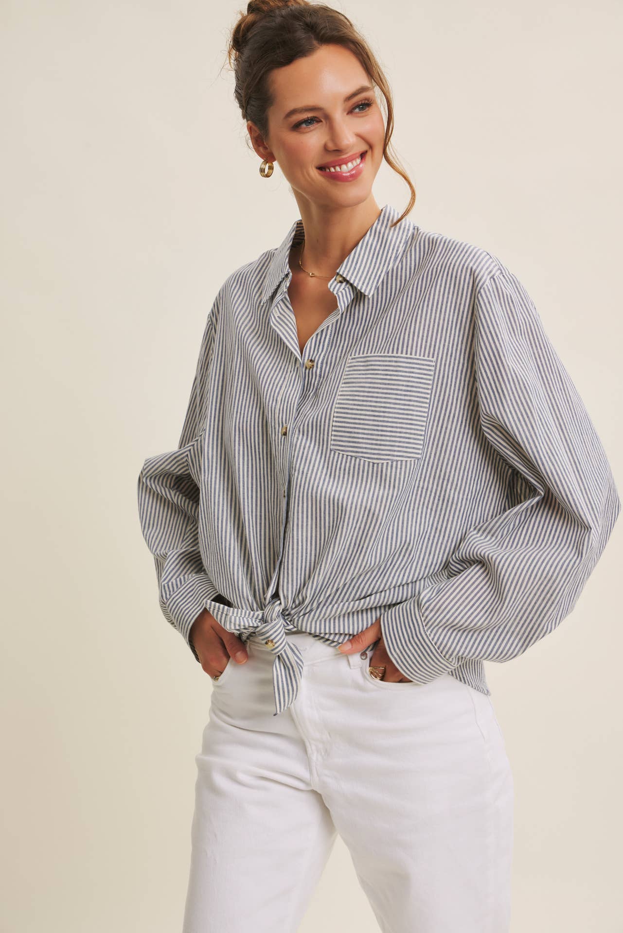 SEASONLESS EASE COTTON PINSTRIPE BUTTON-DOWN OVERSIZED SHIRT: DENIM BLUE