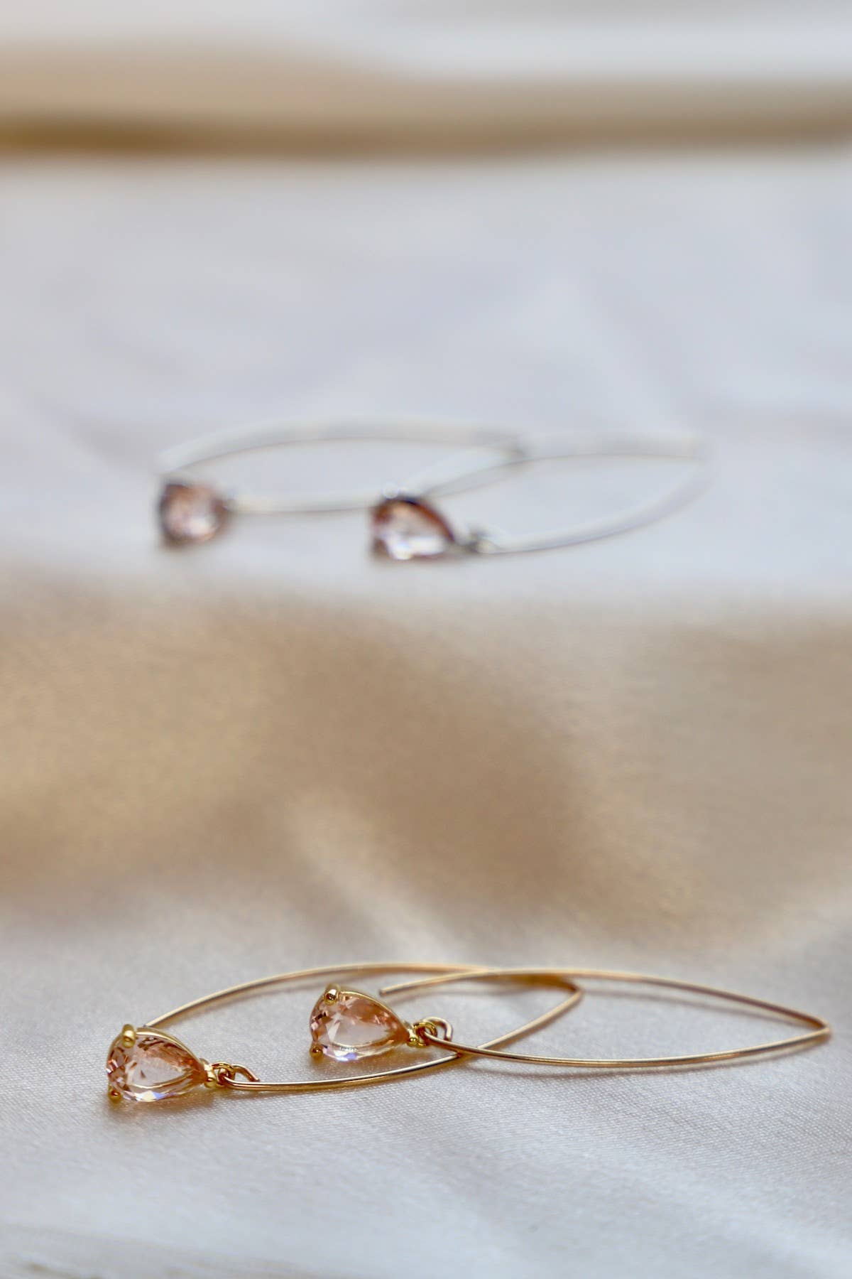 CHAMPAGNE TEARDROP EARRINGS: Gold