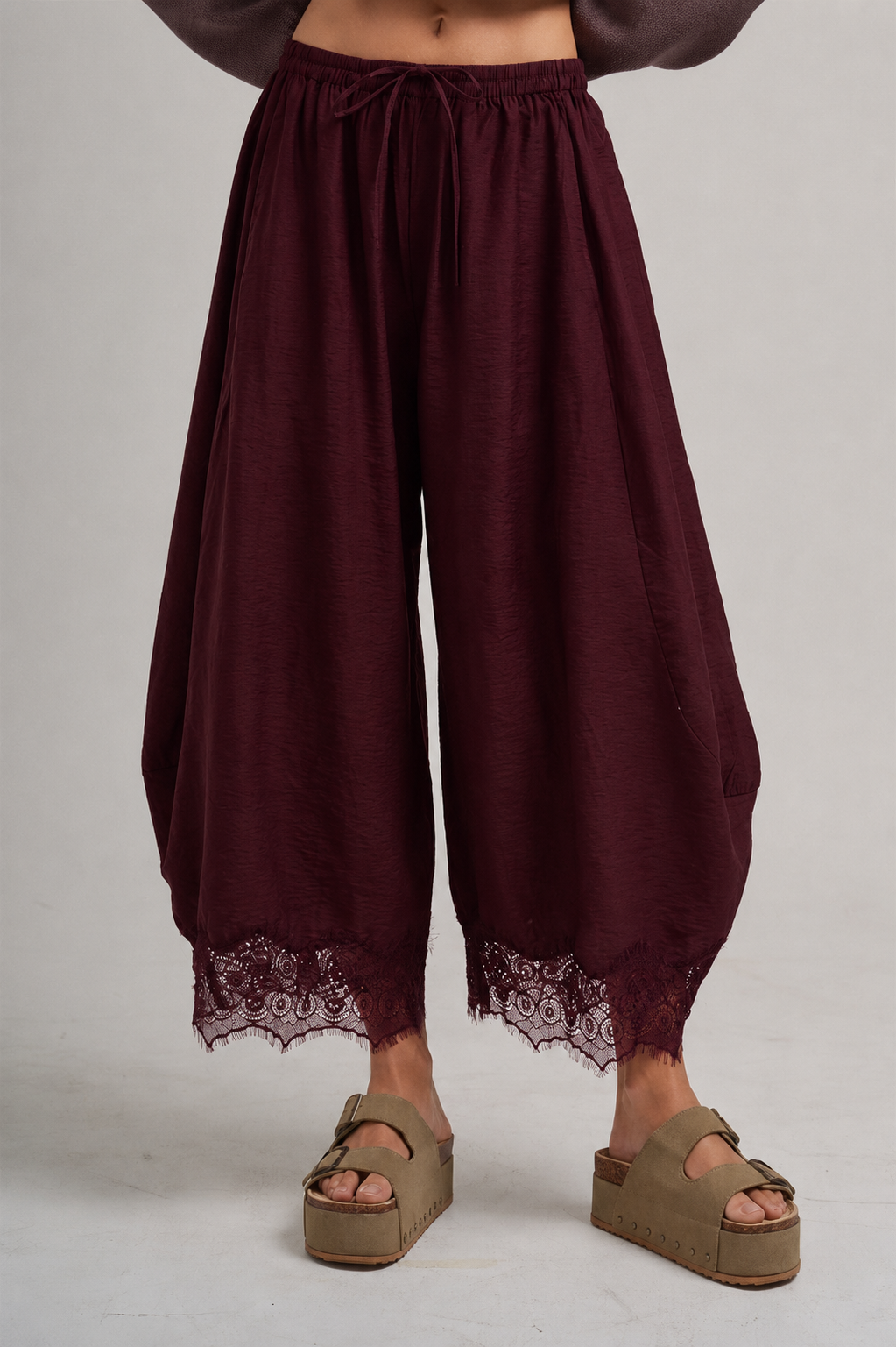 Barrel Lace Pants