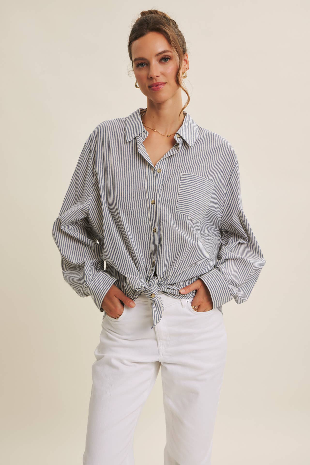 SEASONLESS EASE COTTON PINSTRIPE BUTTON-DOWN OVERSIZED SHIRT: DENIM BLUE