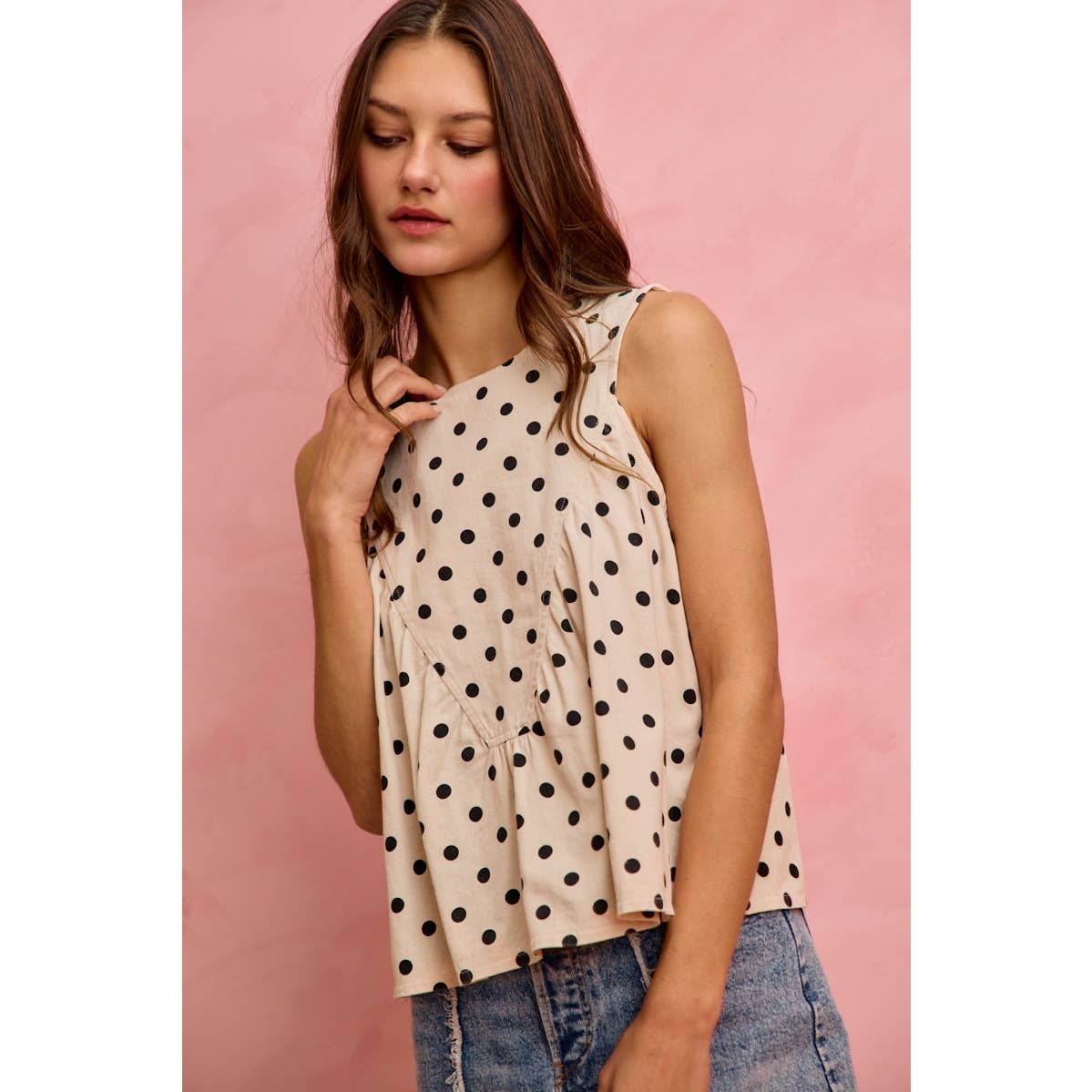 POLKA DOT COTTON TWILL WASH SHIRRED TANK TOP: OFF WHITE/BLACK