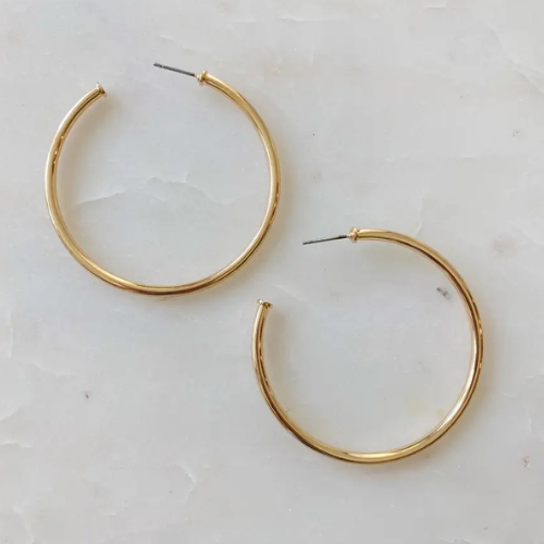 The Best Of Hoops Earrings: Shiny Gold