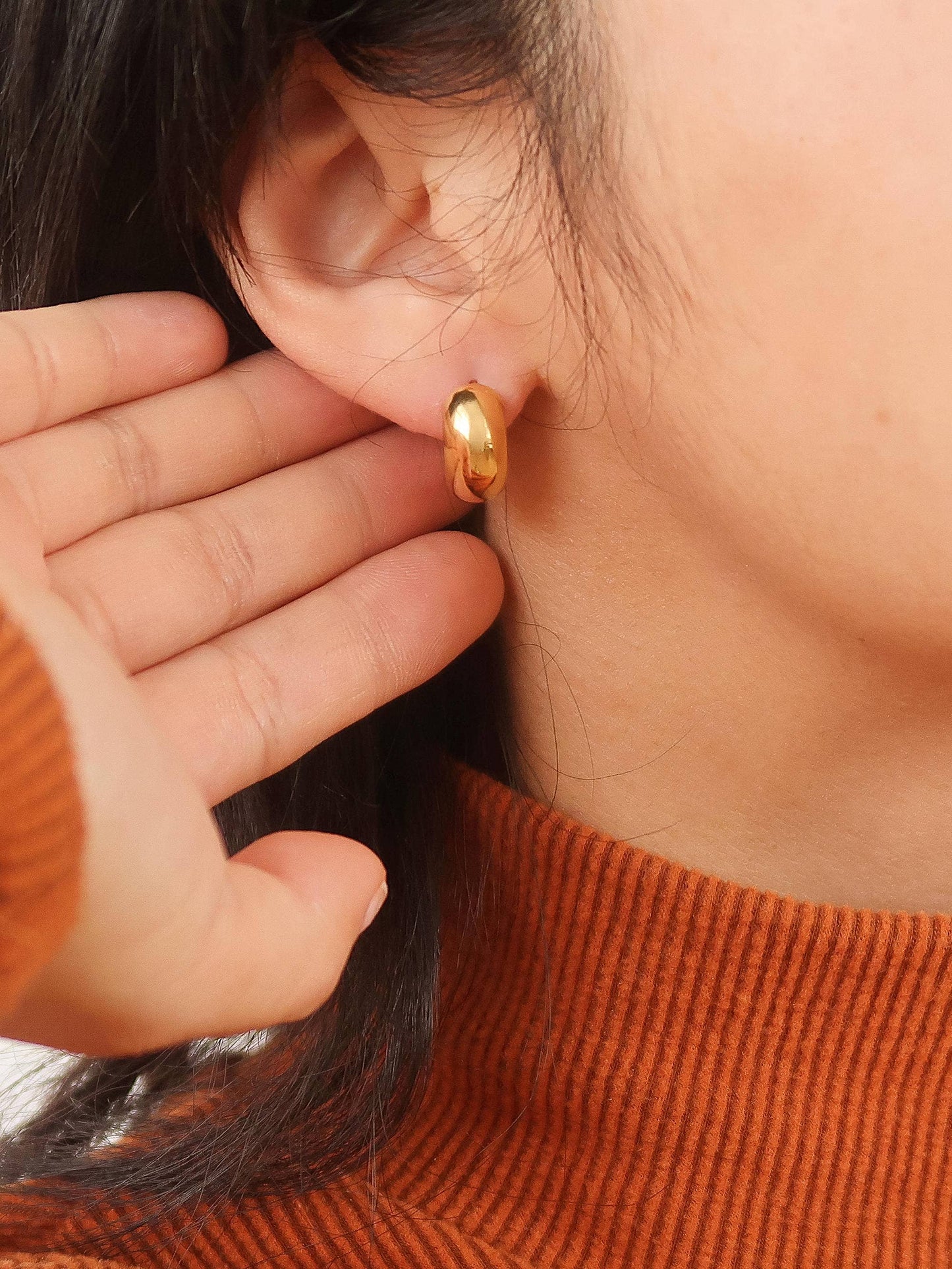 Blandine 18K Non-Tarnish Small Classic Hoop Earring: Yellow Gold