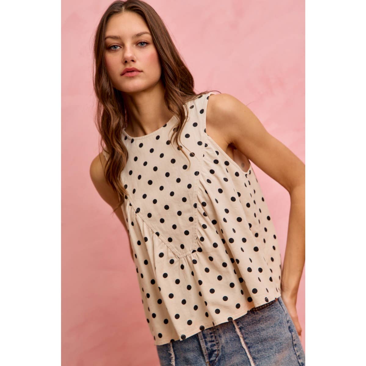 POLKA DOT COTTON TWILL WASH SHIRRED TANK TOP: OFF WHITE/BLACK