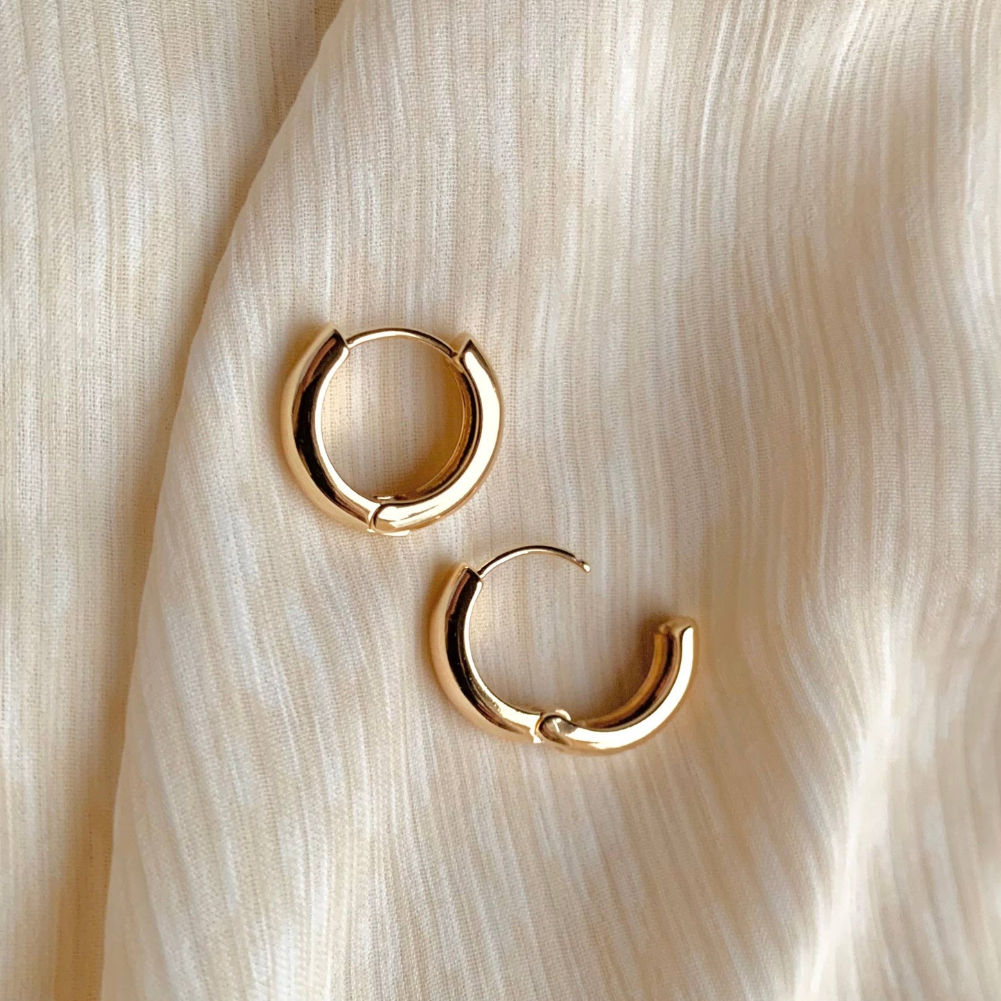 CHUBBIE HOOPS | gold